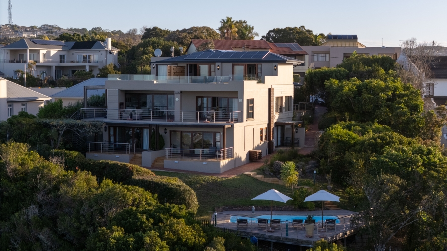 7 Bedroom Property for Sale in Bowtie Western Cape